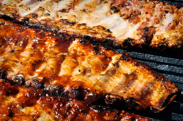 BBQ Pork Ribs on the Grill — Stock Photo, Image