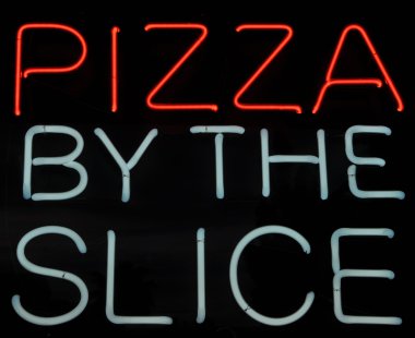 Pizza dilimi neon tabela tarafından