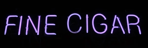 Cygarze neon znak — Zdjęcie stockowe