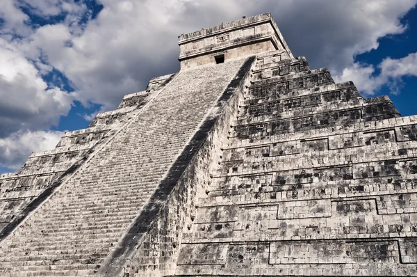 Храму майя Чичен Іца в Мексиці — стокове фото