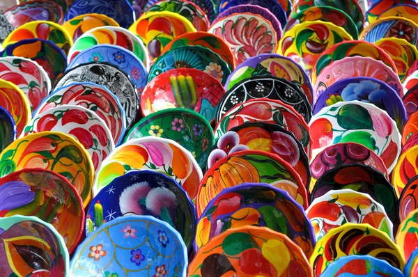 Färgglada Maya skålar till salu — Stockfoto