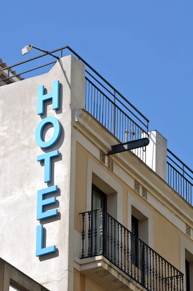 Hotel Sign on Old Building — Fotografie, imagine de stoc