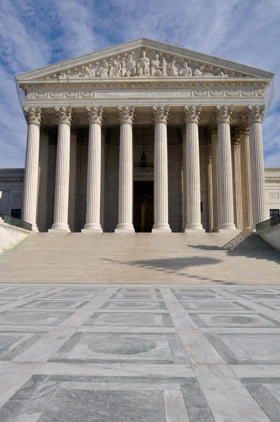 Здание Верховного суда США в Вашингтоне — стоковое фото