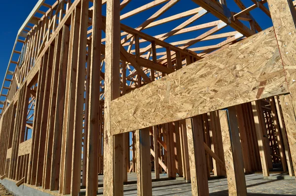 Nieuw huis in aanbouw — Stockfoto
