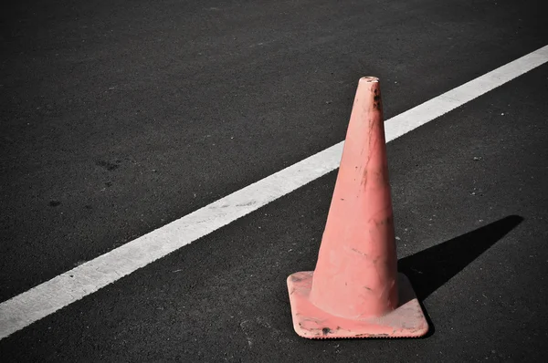 Cone de tráfego de precaução — Fotografia de Stock