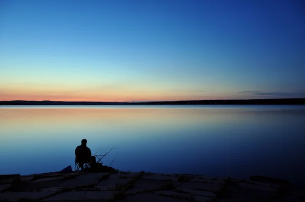 Pesca noturna no lago — Fotografia de Stock