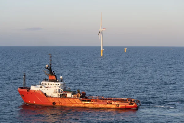 Havsbaserade vindkraftverk — Stockfoto