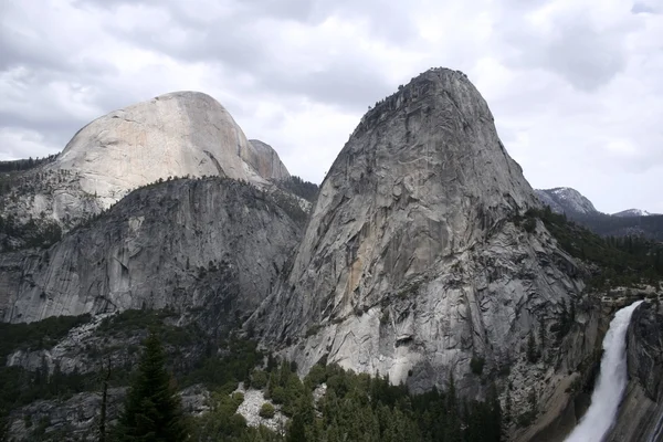 stock image Nevada Fall, Liberty Cap and Half Dome.