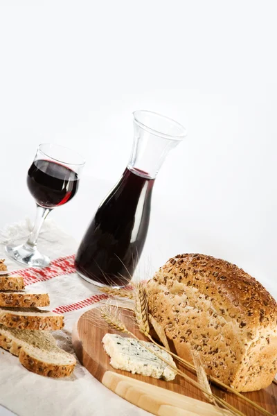 Brood, kaas en wijn Rechtenvrije Stockafbeeldingen