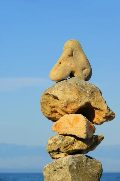 Tower from pebbles 28 — Stock Photo, Image