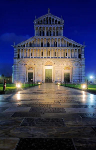 Pisa kathedrale nacht 01 — Stockfoto