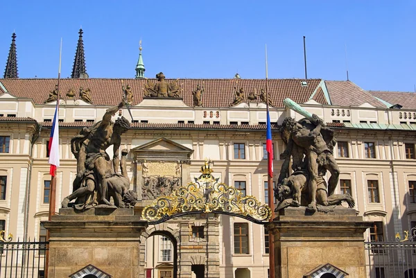 Praag hradshin poort 01 — Stockfoto