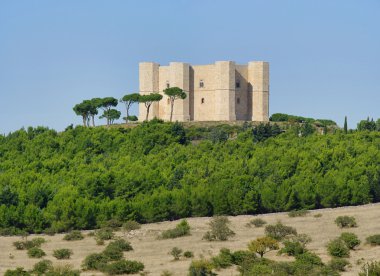 Castel del Monte 01