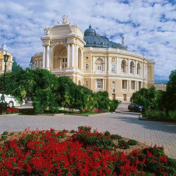 歌剧剧院在傲德萨，乌克兰 — 图库照片