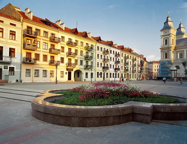 Praça do Mercado em Ivano-Frankivsk, Ucrânia — Fotografia de Stock