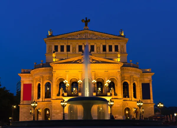 Frankfurter Oper in der Dämmerung — Stockfoto