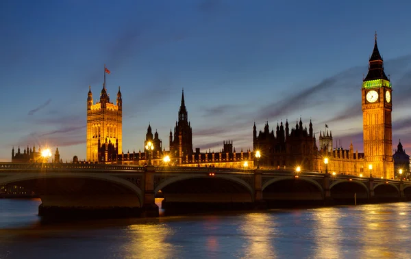 Houses of Parliament at twilight — Stock Photo, Image