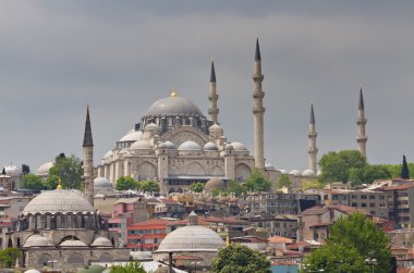 Cityscape istanbul 'un ünlü Süleymaniye mosqu odaklı