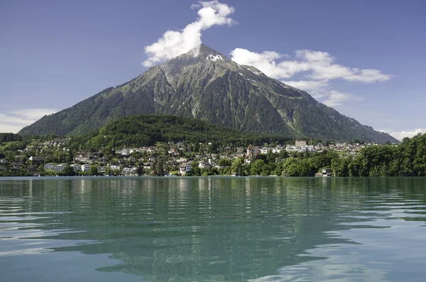 Lake thun Köyü spiez ve mount niesen, İsviçre