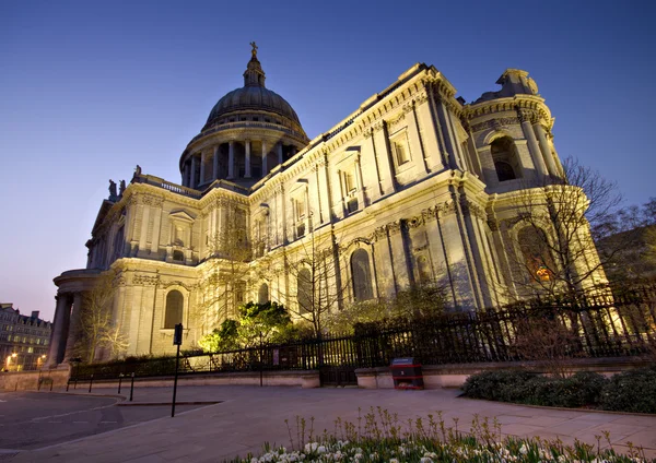 St. Paul cathedral - wide angle — Stock Photo, Image