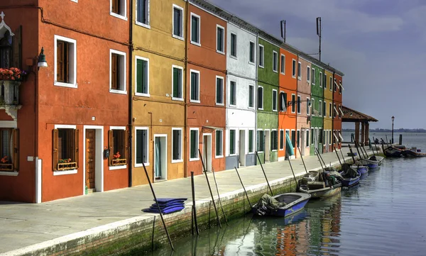 Üst üste renkli evleri — Stok fotoğraf