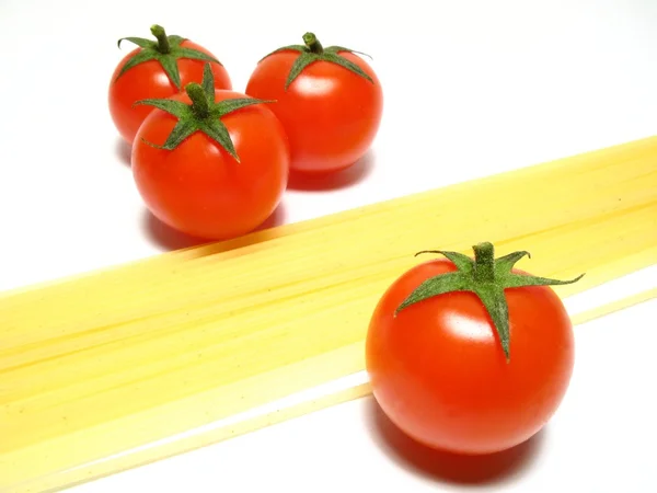 Espaguete e tomate — Fotografia de Stock