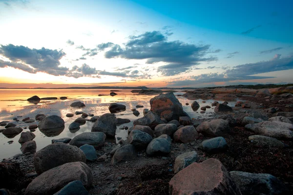 Skalnaté pobřeží ve Švédsku — Stock fotografie