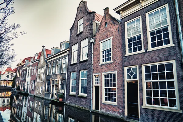Straat in historisch delft, Nederland — Stockfoto