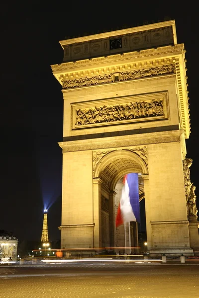 Arc a párizsi Arc de triumph, az eiffel-torony, világítás — Stock Fotó