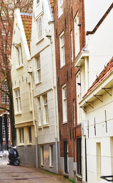 Casas típicas de Ámsterdam — Foto de Stock