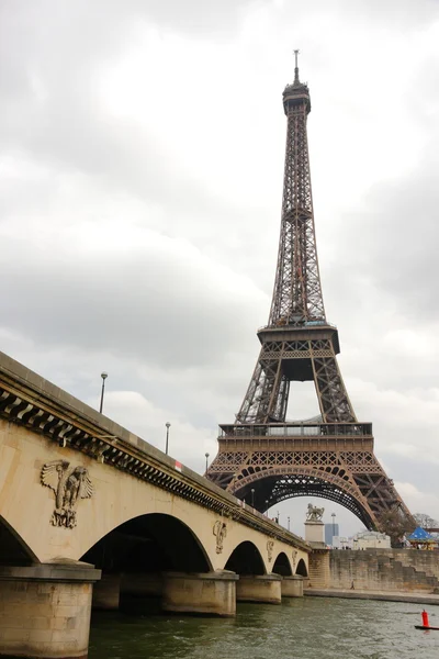 La Torre Eiffel en París, Francia —  Fotos de Stock