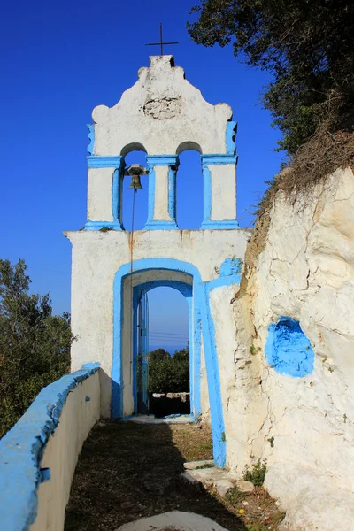Igreja pequena, aldeia de Kalamaki, ilha de Zakynthos — Fotografia de Stock