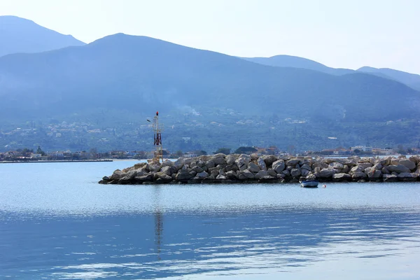 Kleiner Leuchtturm bei alykes, Insel Zakynthos, Griechenland — Stockfoto