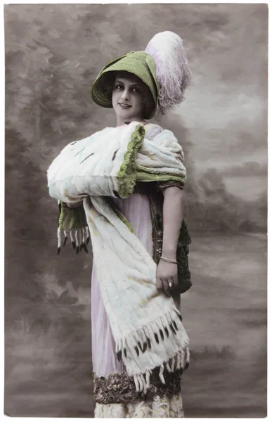 프랑스 패션책과 커피 고위 여자 — 스톡 사진
