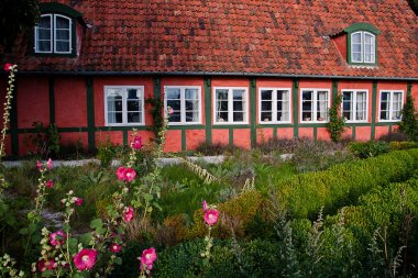 bornholm Adası üzerinde kırmızı ev