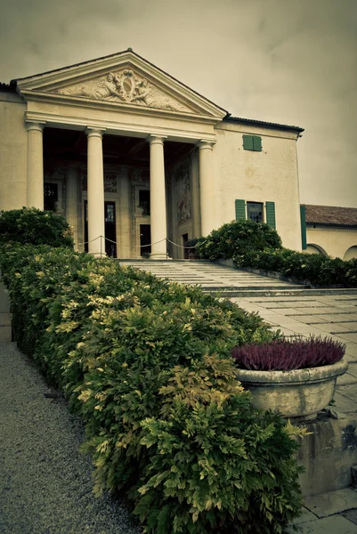 Giardino di una villa storica in Veneto — Foto Stock