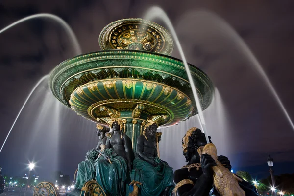 Fontanna w Paryżu — Zdjęcie stockowe