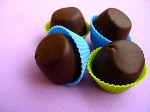 Choklad täckt smör bullar — Stockfoto