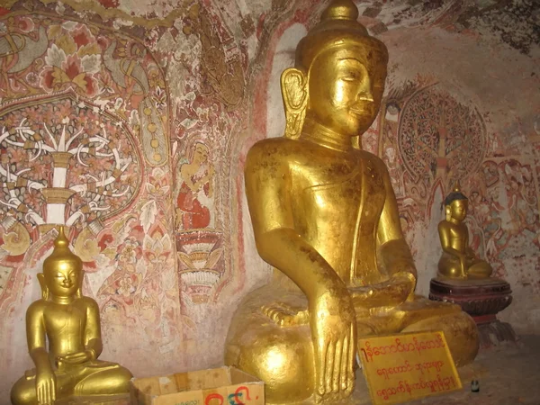 Tři zlatých buddhů — Stock fotografie