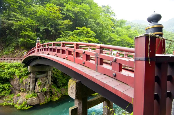 Czerwony most shinkyo w nikko, Japonia — Zdjęcie stockowe