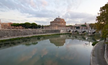 kale ve Roma sant'angelo Köprüsü