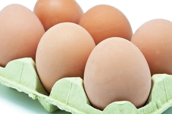 Beyaz arkaplanda yumurtalar — Stok fotoğraf