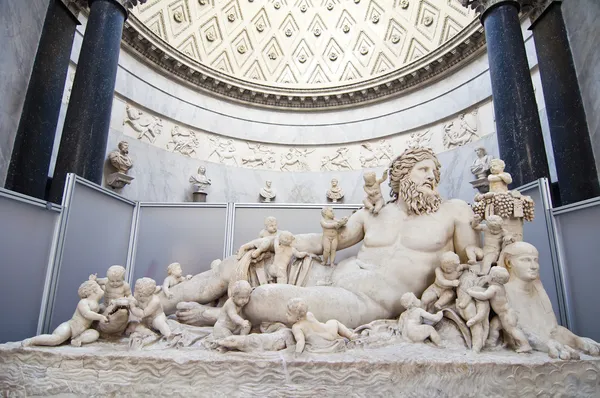 ローマのバチカン博物館のローマの彫像 — ストック写真