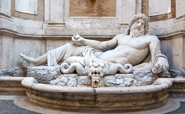 Neptün'ün heykeli — Stok fotoğraf