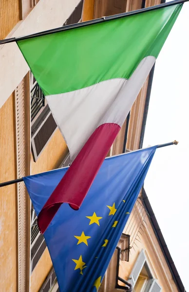 Die italienische Flagge und die Europäische Union — Stockfoto