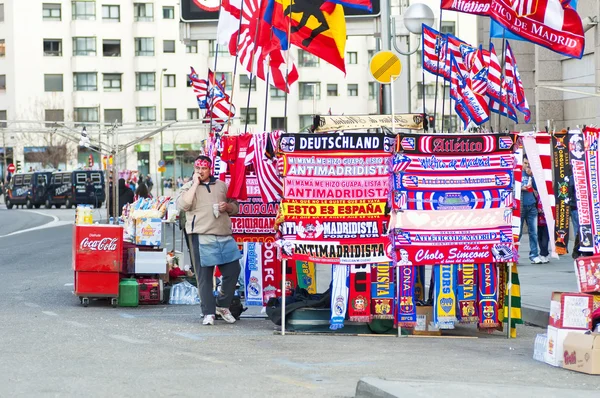Ukládat merchandaysi mimo Vicente Calderón — Stock fotografie
