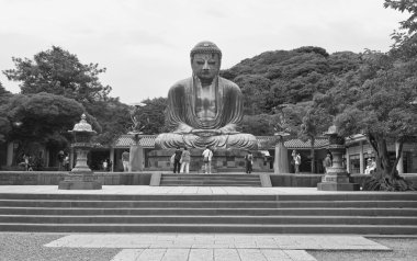 Japonya Kamakura, büyük Buda. siyah & beyaz fotoğraf