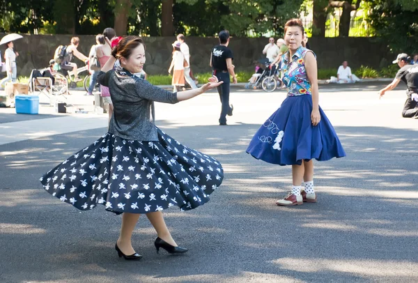 Japoński taniec w parku yoyogi, Japonia — Zdjęcie stockowe