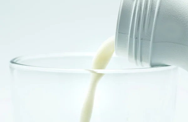 Latte e vetro — Foto Stock