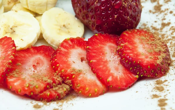 草莓和香蕉 — 图库照片